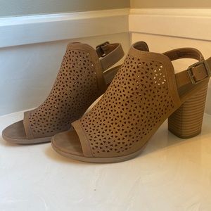 Super cute approx 4” heels